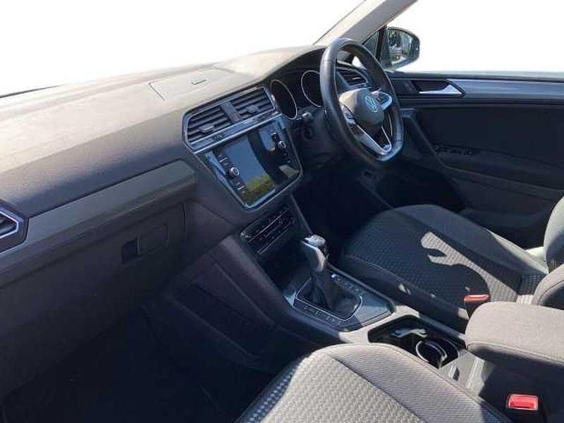 Usado VW Tiguan Active 150 HP (110 kW) 2022 Cinzento SUV