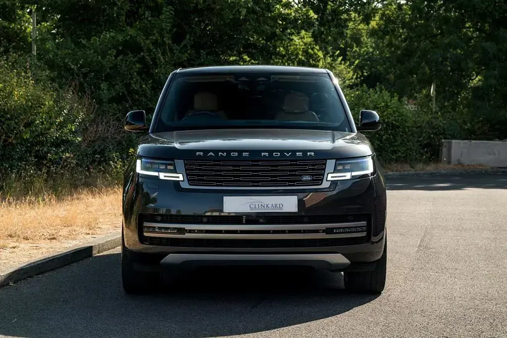 Used Land Rover Range Rover SE 2024 Grey SUV