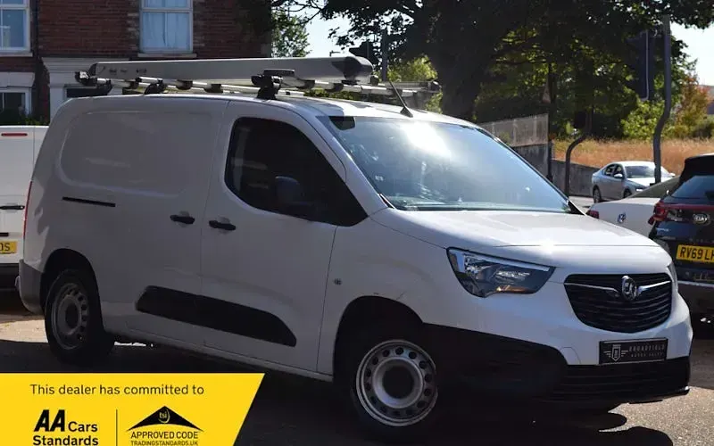 Used Vauxhall Combo Edition 101 HP (74 kW) 2019 MPV