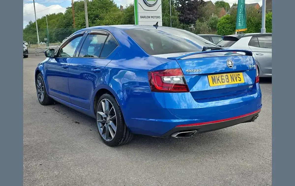 Used Skoda Octavia vRS 226 HP (166 kW) 2018 Race blue metallic Hatchback