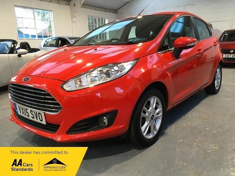 Used Ford Fiesta Zetec 2015 Red Hatchback