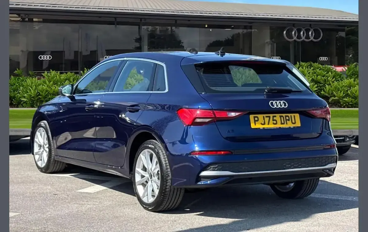 Begagnad Audi A3 e-tron Sport 204 HK (150 kW) 2025 Blå Halvkombi