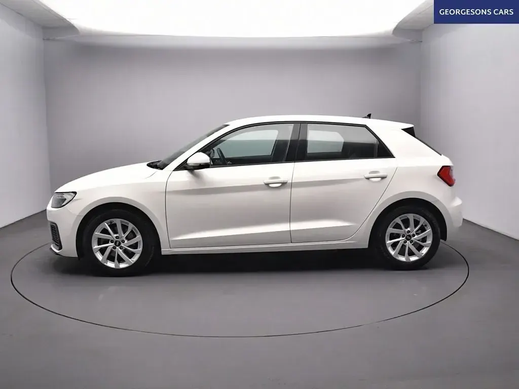 Used Audi A1 Sportback Sport 110 HP (80 kW) 2023 White Hatchback