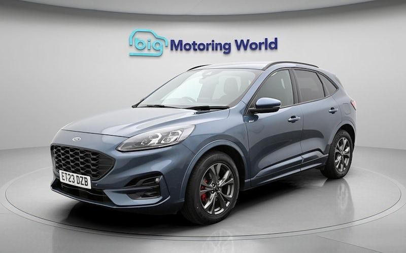 Käytetty Ford Kuga ST-Line 150 HP (110 kW) 2023 Sininen Katumaasturi
