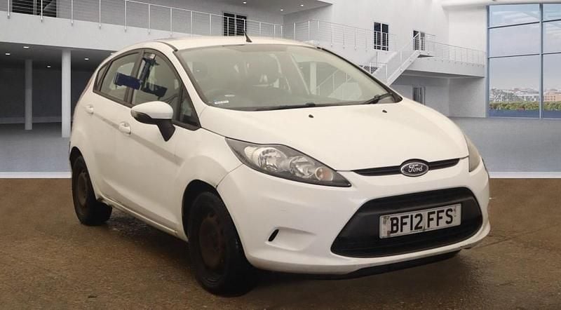 Used Ford Fiesta 82 HP (60 kW) 2012 White Hatchback