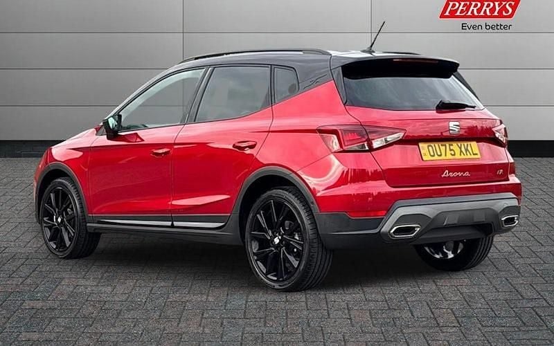 New Seat Arona Black Edition 116 HP (85 kW) 2025 White SUV