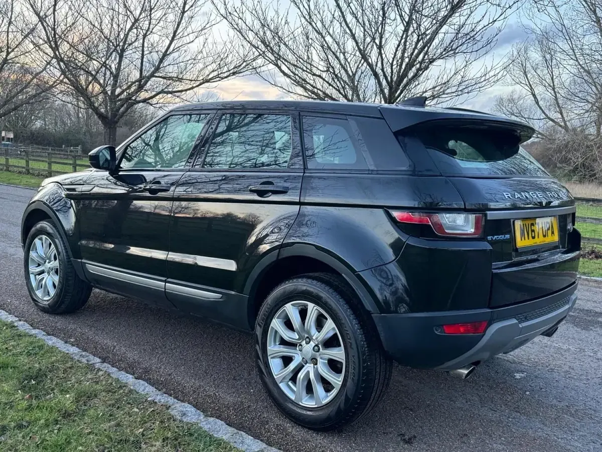 Usado Land Rover Range Rover evoque SE 150 HP (110 kW) 2017 Preto SUV