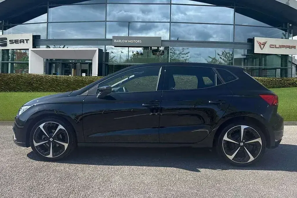 Used Seat Ibiza FR Sport 94 HP (69 kW) 2024 Black Hatchback