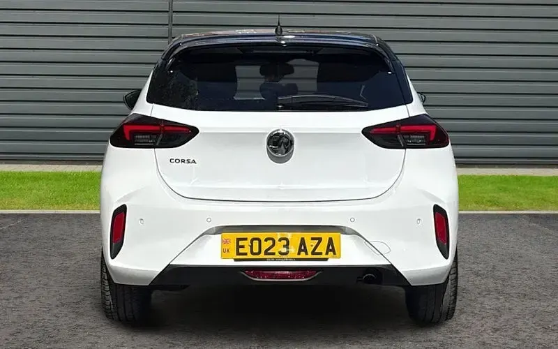 Used Vauxhall Corsa 75 HP (55 kW) 2023 White Hatchback