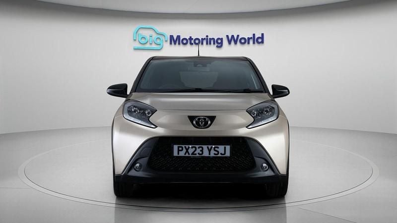 Used Toyota Aygo X 71 HP (52 kW) 2023 Beige SUV