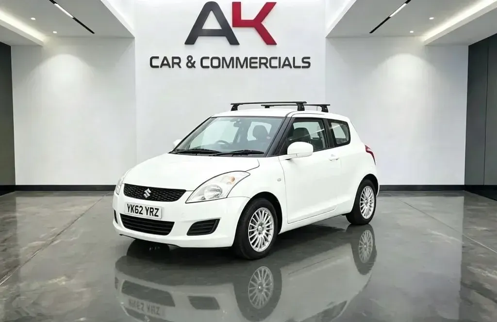 Used Suzuki Swift 2012 White Hatchback