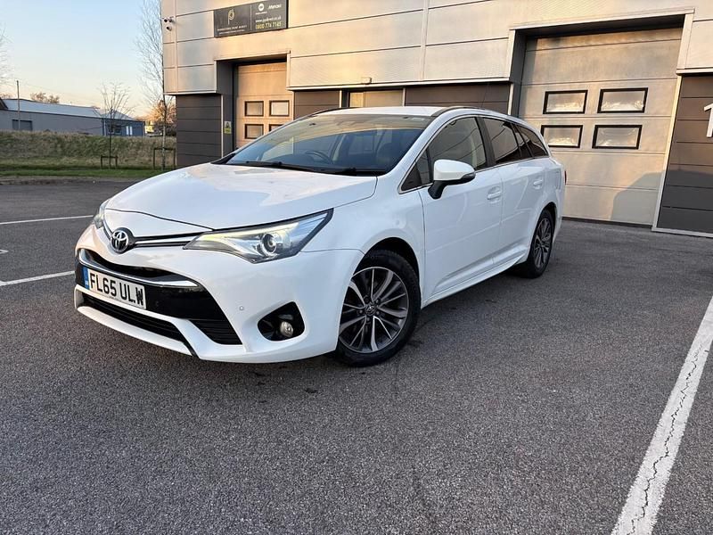 Used Toyota Avensis Business Edition 2015 White Estate