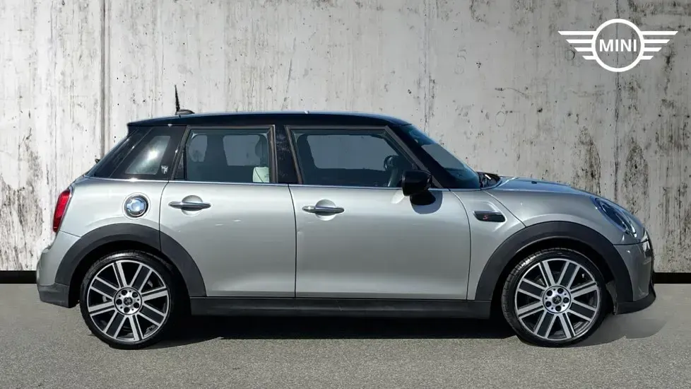 Second-hand Mini Cooper S Exclusive 176 CP (129 kW) 2023 Argintiu Hatchback