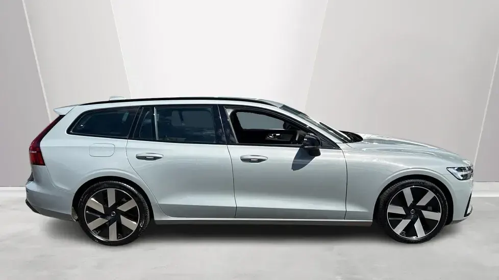 Used Volvo V60 Plus 345 HP (253 kW) 2025 Grey Estate