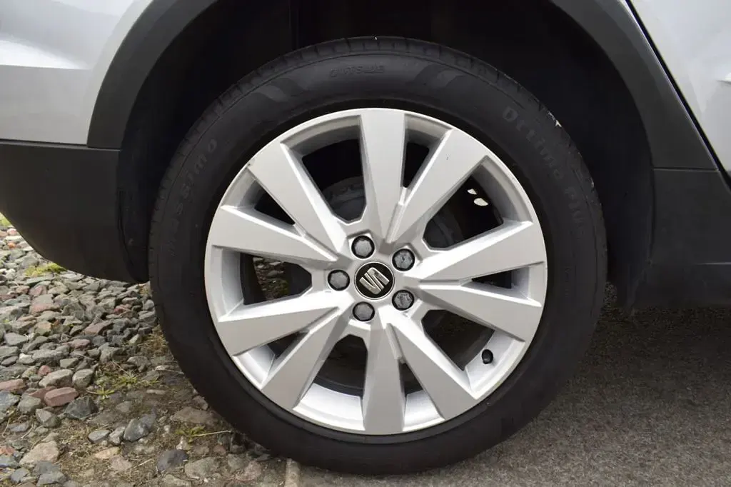 Used Seat Arona SE Technology 95 HP (69 kW) 2019 Silver SUV