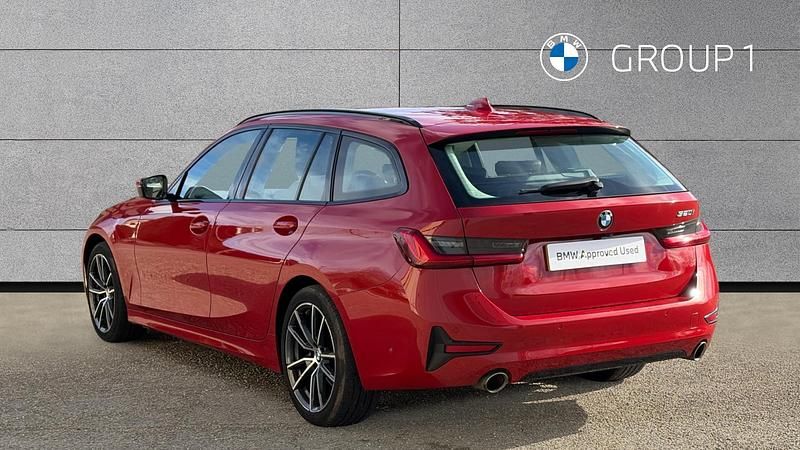 Used BMW 320 Sport Line 184 HP (135 kW) 2020 Red Estate