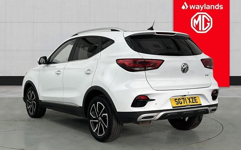 Used MG ZS Exclusive 106 HP (77 kW) 2023 Sedan