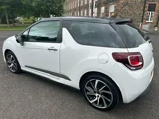 Used DS Automobiles DS3 Connected Chic 2018 White Hatchback