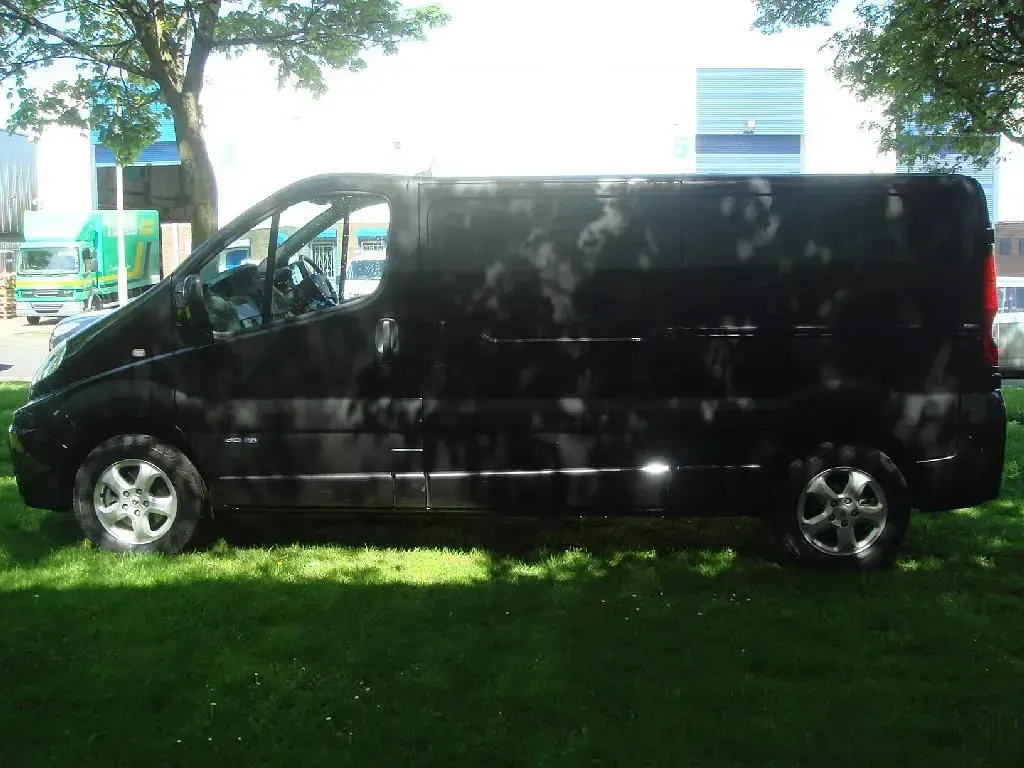 Used Renault Trafic 115 HP (84 kW) 2011 Black MPV