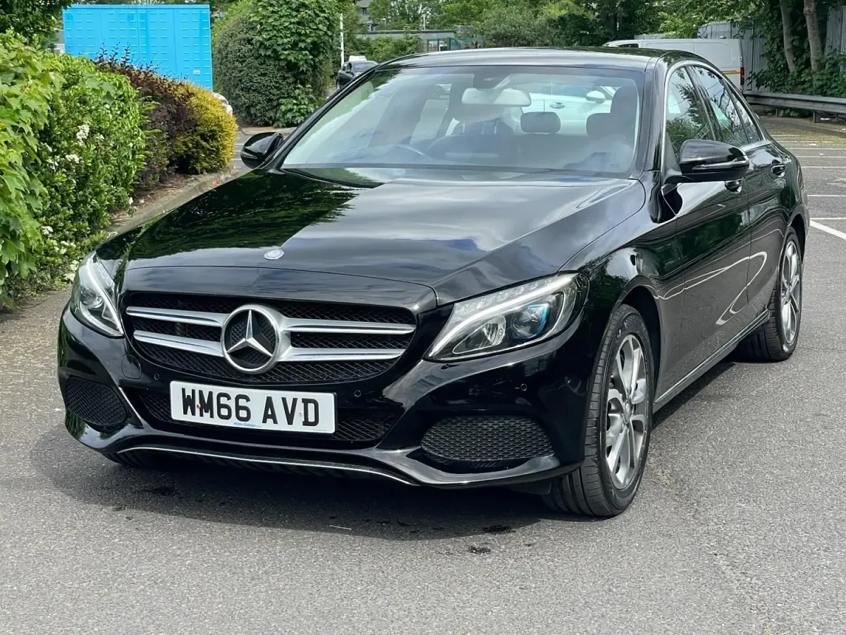 Usado Mercedes C350e 2017 Preto Sedan