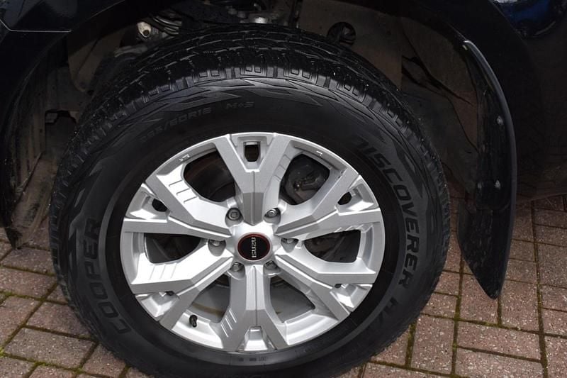 Used Isuzu D-Max 163 HP (119 kW) 2024 Black Pickup