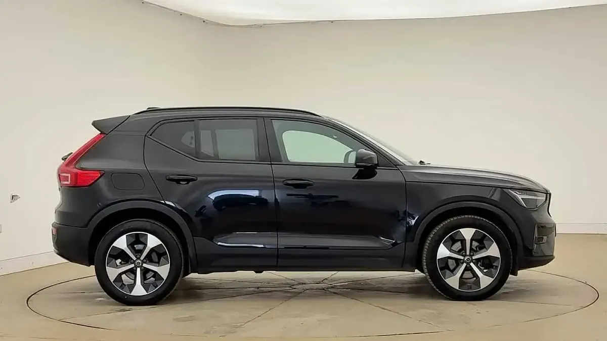 Used Volvo XC40 Ultimate 2023 Black SUV