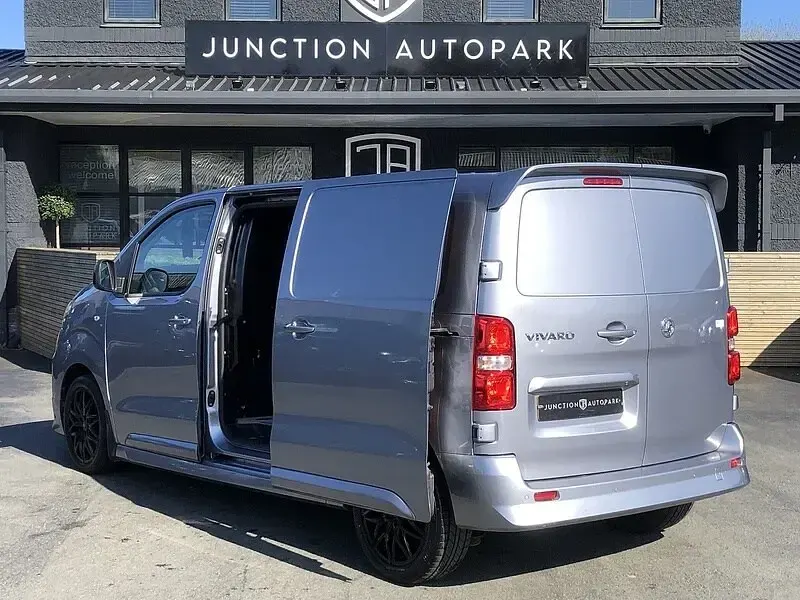 Used Vauxhall Vivaro 180 HP (132 kW) 2023 Grey MPV