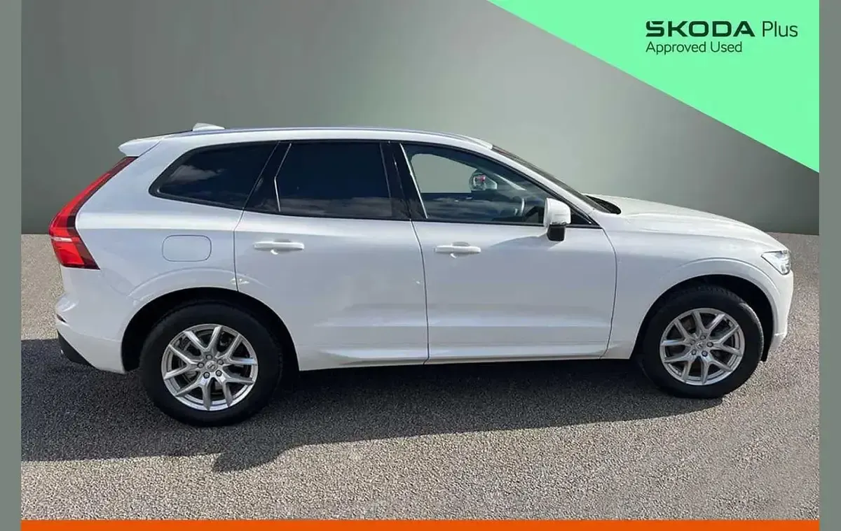 Usado Volvo XC60 Momentum 194 CV (142 kW) 2020 Blanco SUV