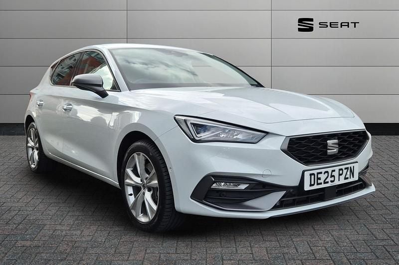 White Used 2025 Seat Leon FR Hatchback | £19,995 (Fair price) - Image 1/4