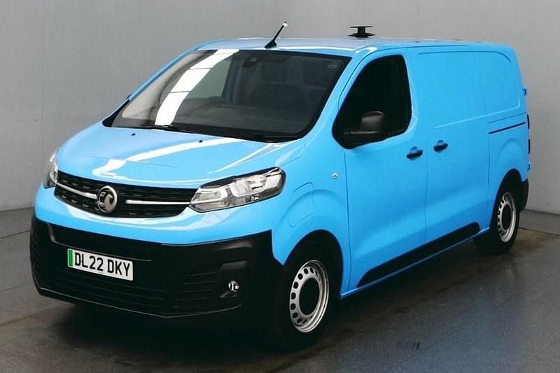 Used Vauxhall Vivaro 100 kW (136 HP) 2022 Mauve/pink MPV