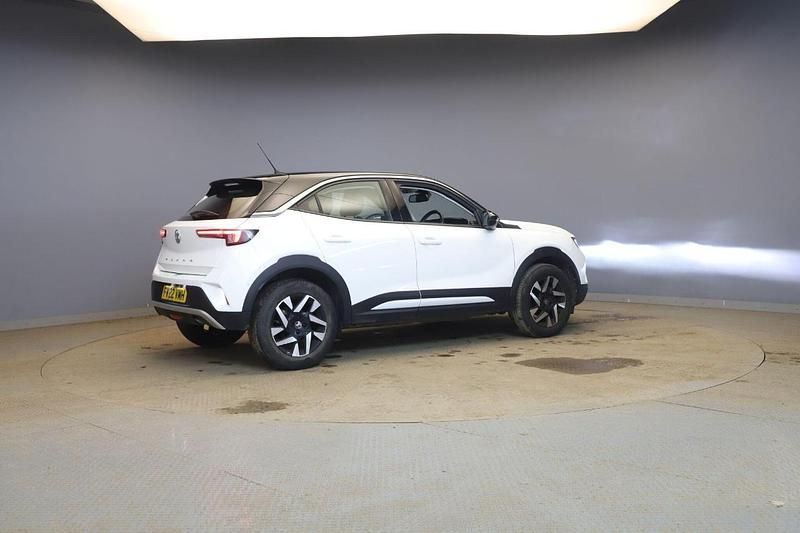 Second-hand Vauxhall Mokka Edition 99 CP (72 kW) 2022 Alb SUV