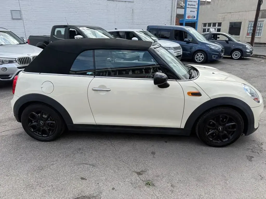 Used Mini Cooper Cabriolet 136 HP (100 kW) 2018 White Cabriolet