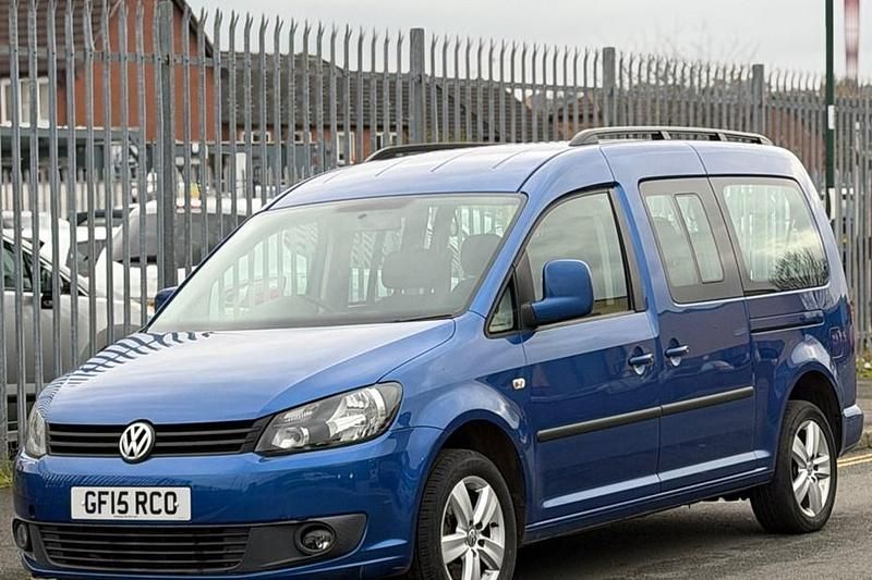 Blue Used 2015 VW Caddy Maxi Life Life MPV | £4,995 (Expensive) - Image 1/1