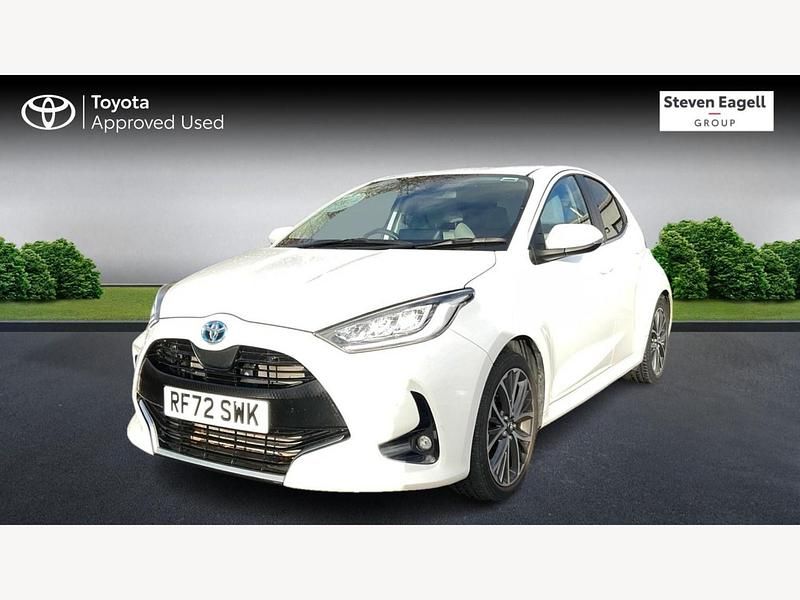 Used Toyota Yaris Hybrid 2023 White Hatchback