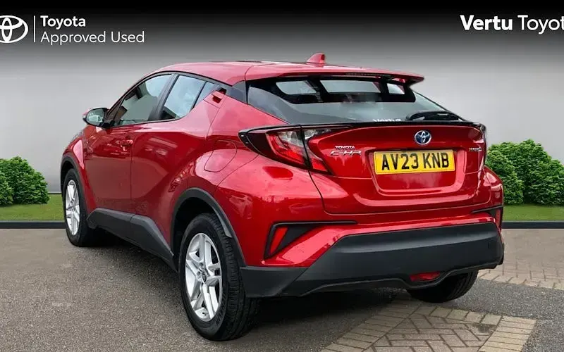 Used Toyota C-HR 122 HP (89 kW) 2023 Red SUV