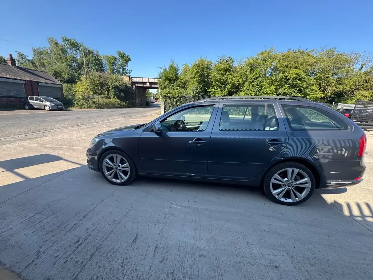 Used Skoda Octavia vRS 140 HP (102 kW) 2010 Grey Estate