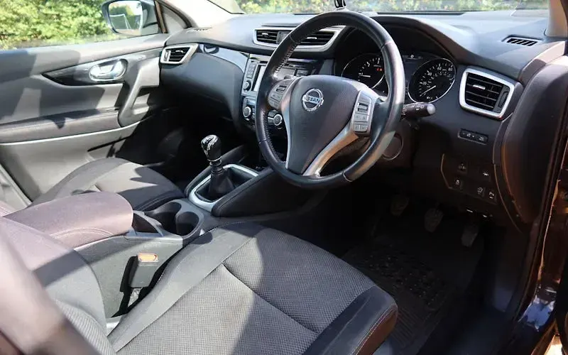 Used Nissan Qashqai Acenta Premium 110 HP (80 kW) 2015 Black SUV