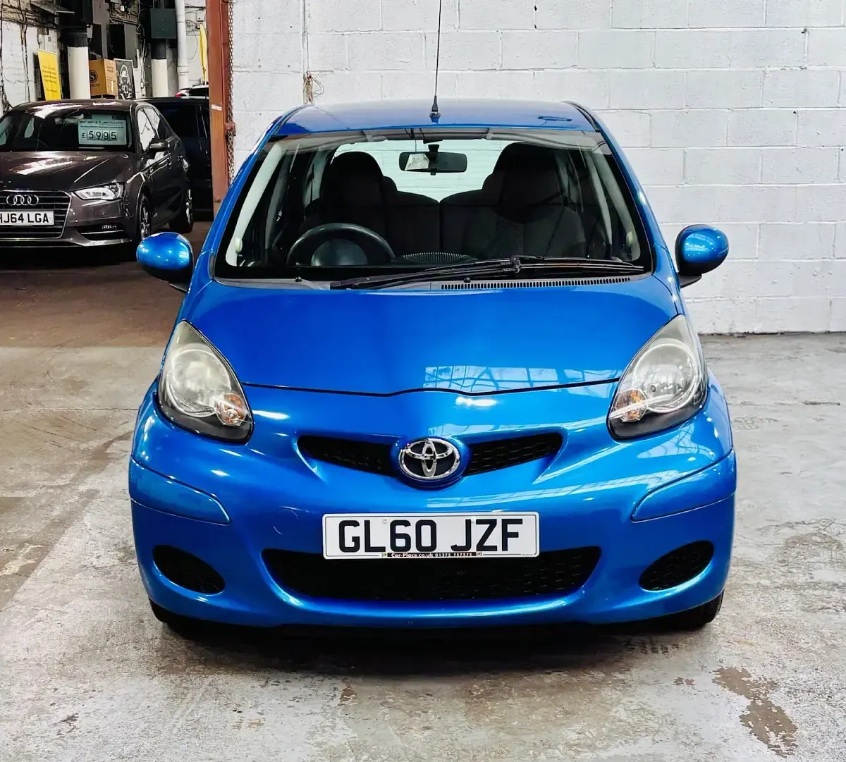 Used Toyota Aygo 68 HP (50 kW) 2011 Blue Hatchback