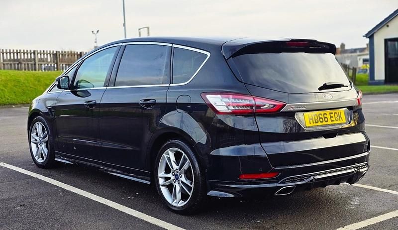 Used Ford S-MAX Sport 180 HP (132 kW) 2016 Black MPV