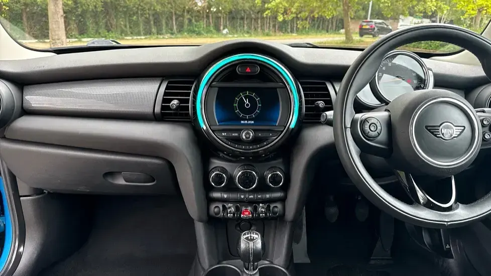 Używany Mini Cooper Hatch 134 KM (98 kW) 2018 Niebieski Hatchback