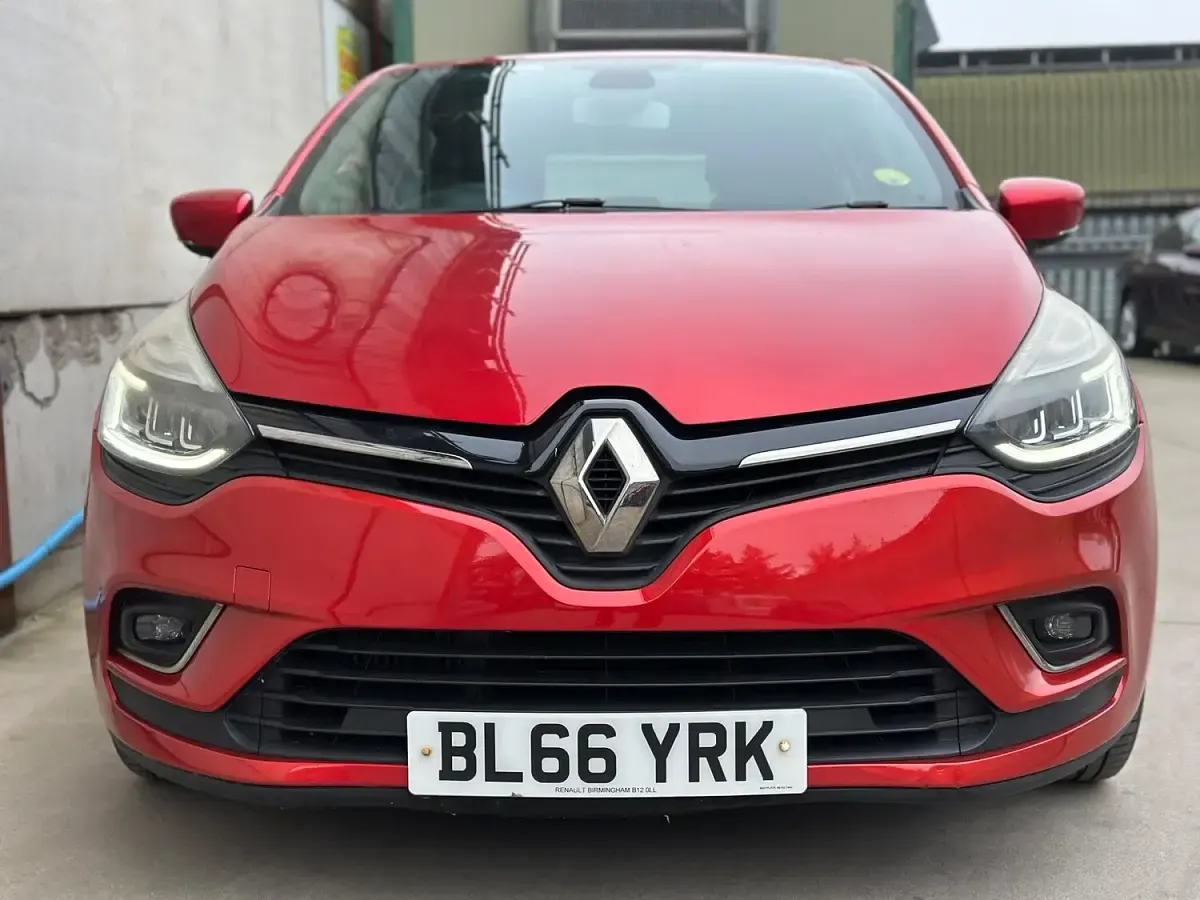 Used Renault Clio Dynamique 2016 Red Hatchback