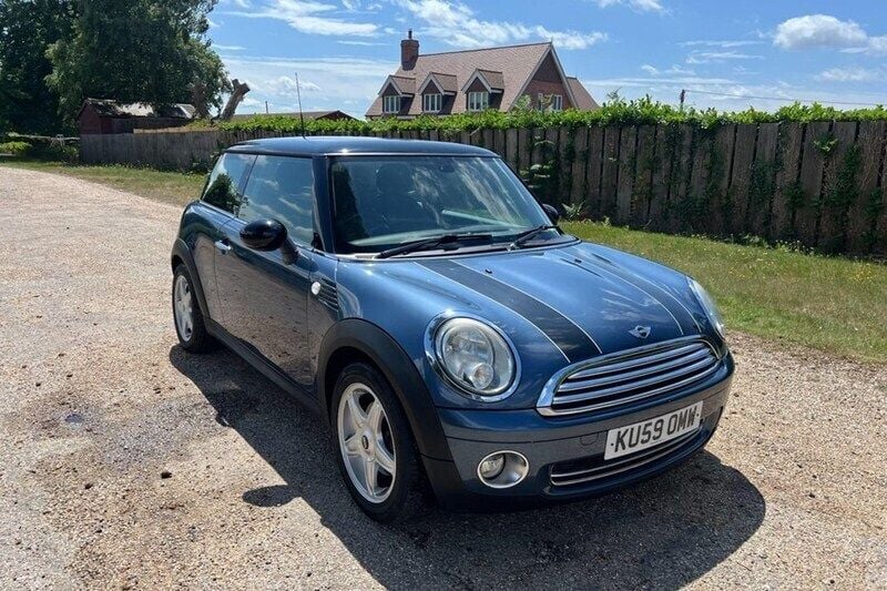 Blue Used 2009 Mini Cooper Hatch Hatchback | £2,000 (Good price) - Image 1/1