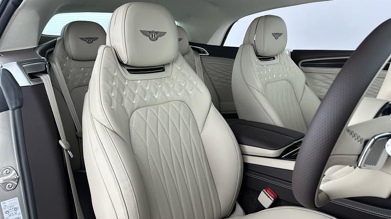 New Bentley Continental 2025 Pale brodgar Cabriolet