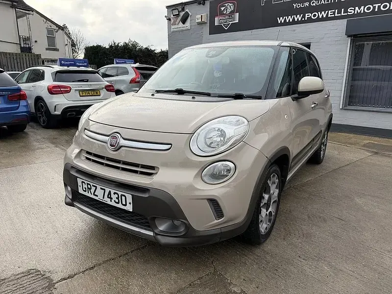 Used Fiat 500L Trekking 95 HP (69 kW) 2013 Beige MPV