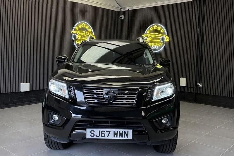 Used Nissan Navara Tekna 190 HP (139 kW) 2017 Black Pickup