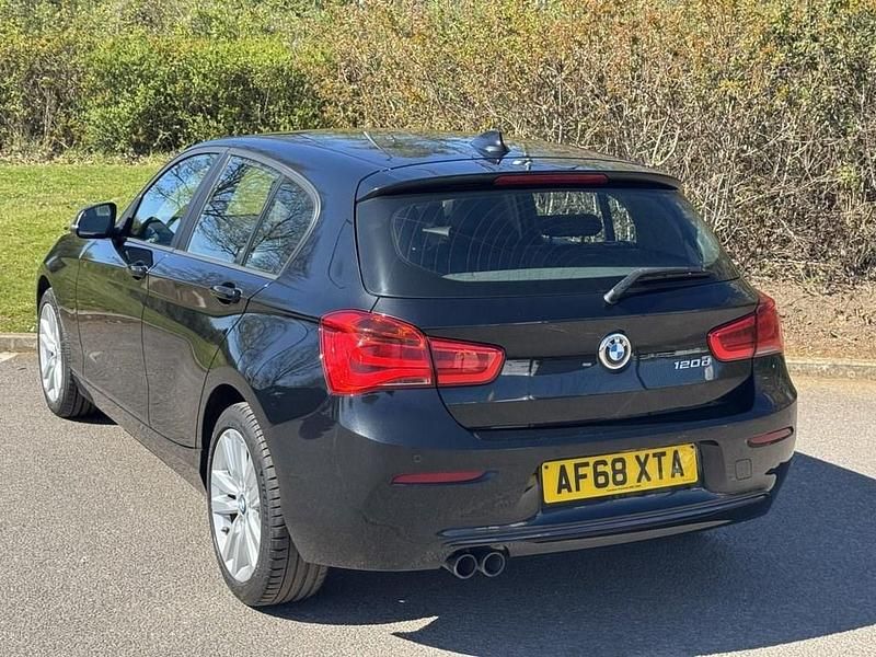 Used BMW 120 Sport Line 190 HP (139 kW) 2018 Black Hatchback