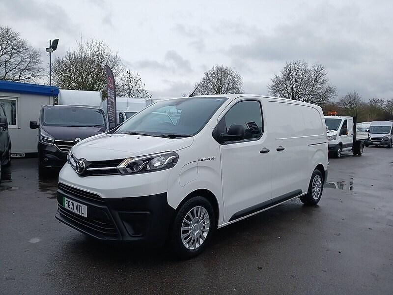 Used Toyota Proace 100 kW (136 HP) 2021 White MPV