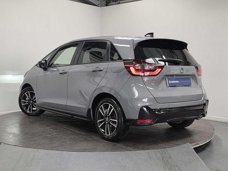 Begagnad Honda Jazz Advance 122 HK (89 kW) 2024 Silver Halvkombi