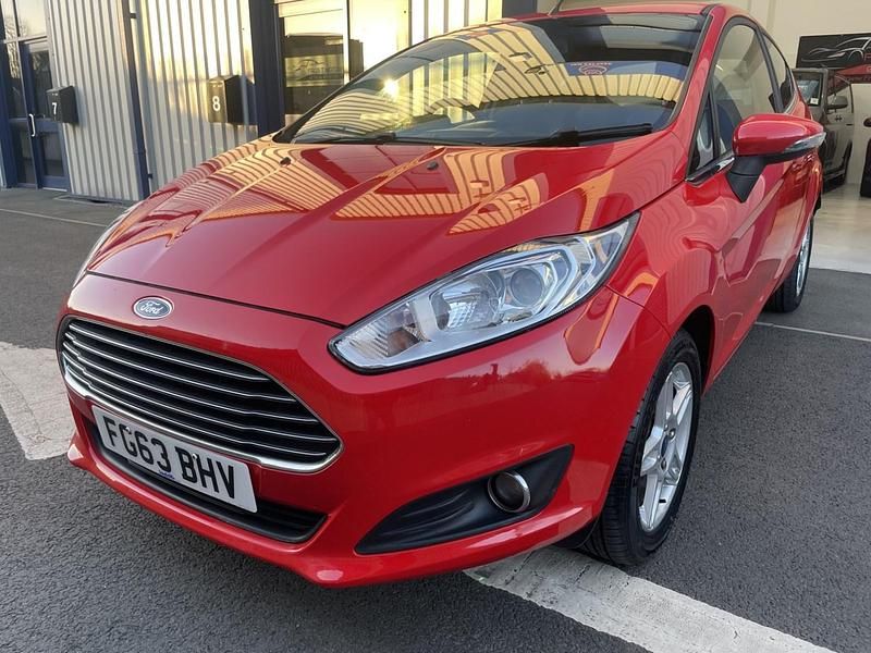 Used Ford Fiesta Zetec 2013 Red Hatchback