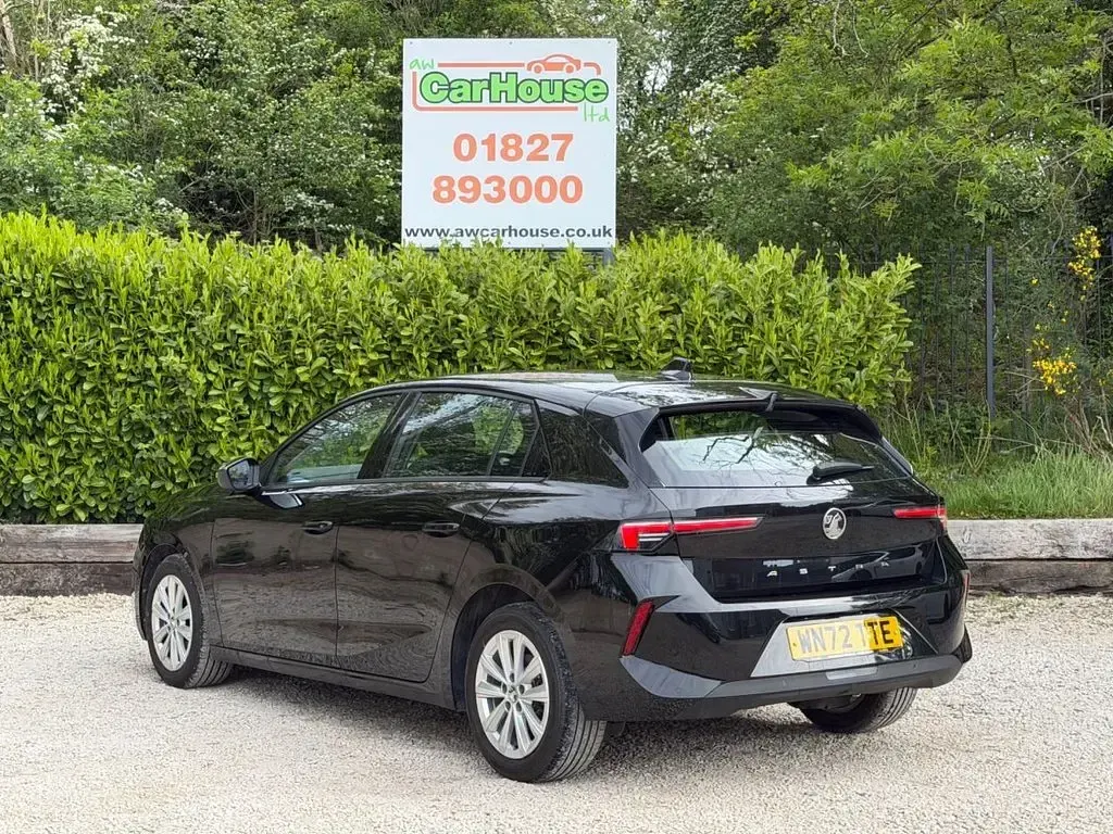 Used Vauxhall Astra Design Edition 130 HP (95 kW) 2022 Black Hatchback